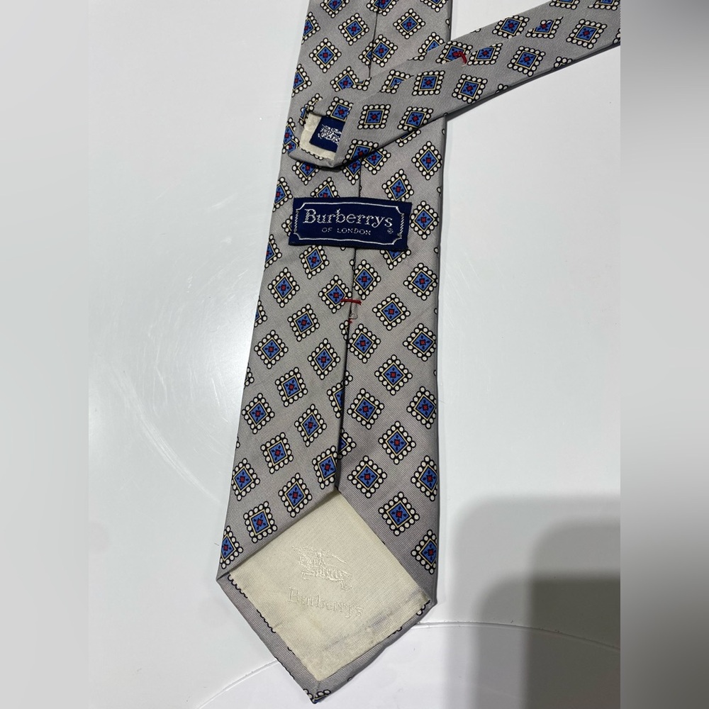 Burberrys of London Men's Tie Silver/Blue with 58” Vintage 3.5” wide